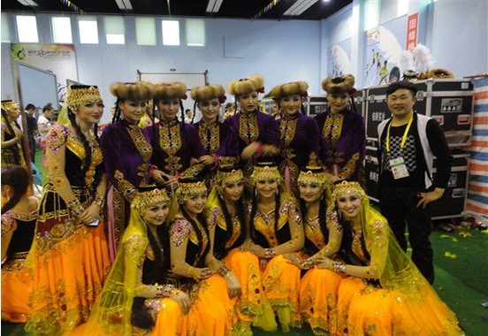 沈阳化妆学校参加新疆国际舞蹈节